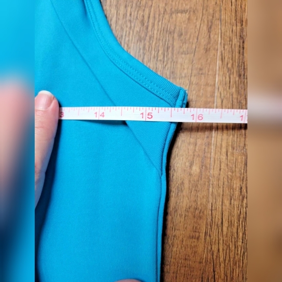 ✨HOST PICK✨ The North Face VaporWick activewear tank top - Picture 5 of 8